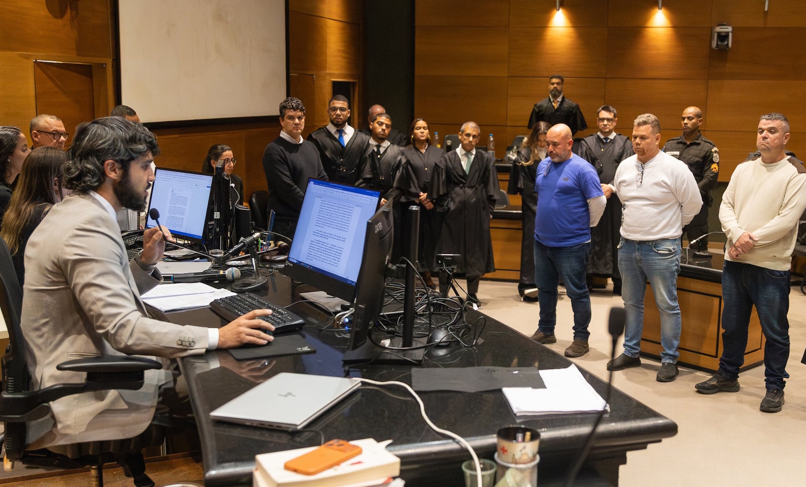 JUSTIÇA CONDENA ASSASSINOS DE ADVOGADO EXECUTADO EM FRENTE À OAB-RJ; PENAS CHEGAM A 30 ANOS