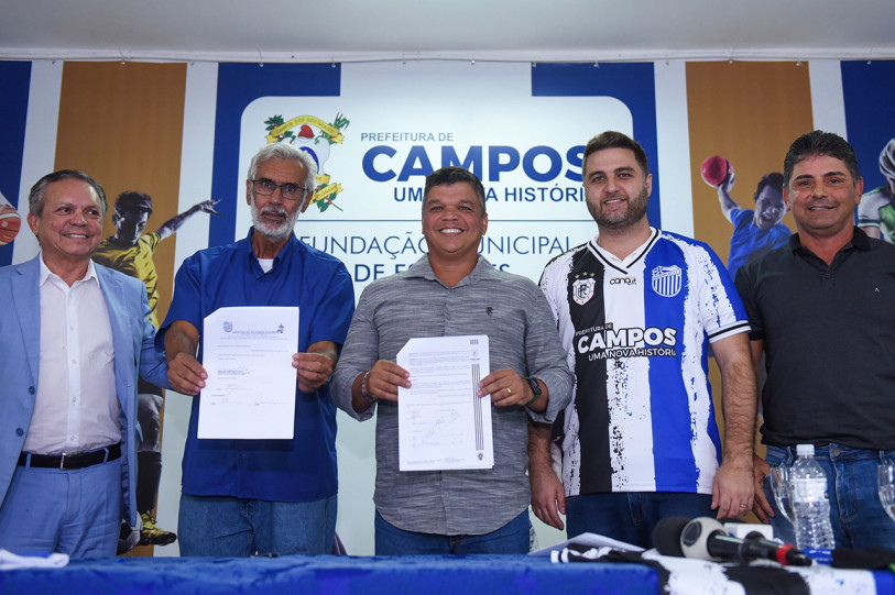 Representantes de Americano e Goytacaz em evento conjunto em Campos; foto de arquivo