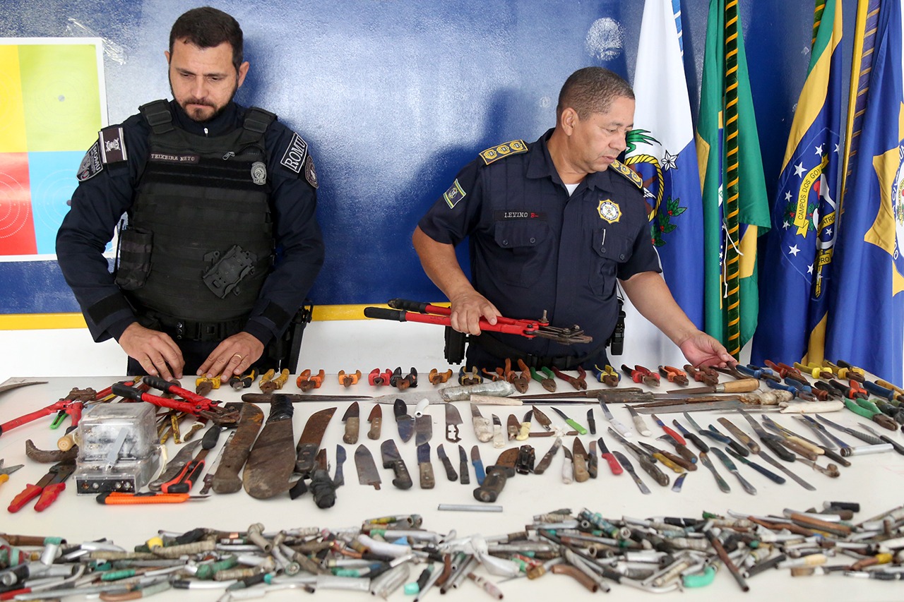 Agentes durante ação integrada do programa Centro + Seguro em Campos