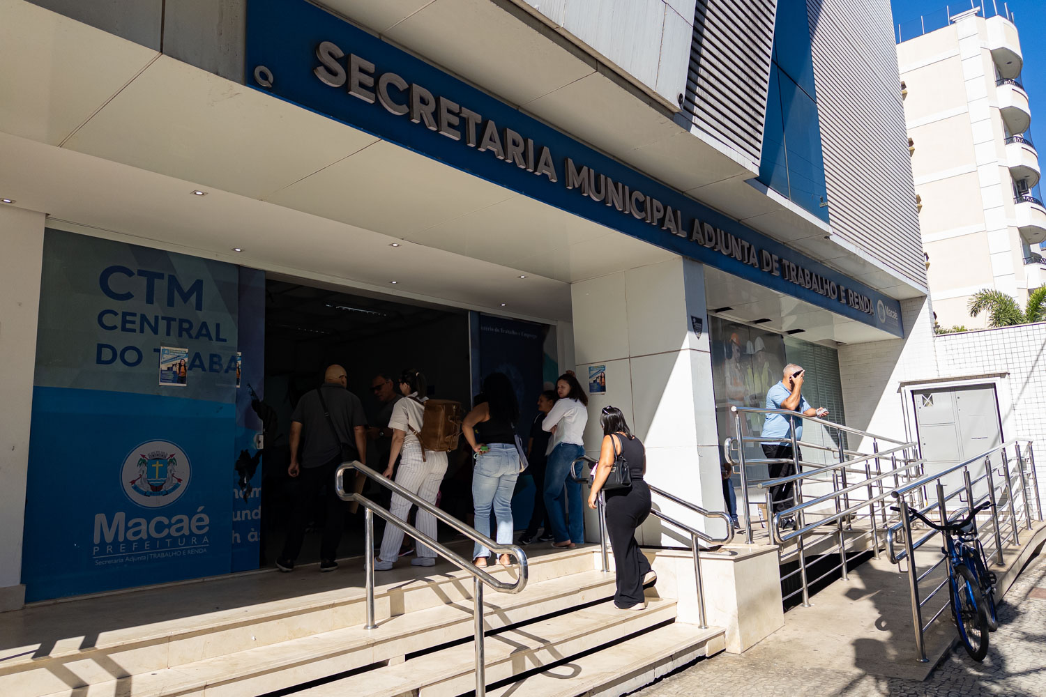Atendimento relacionado às vagas de emprego divulgadas em Macaé